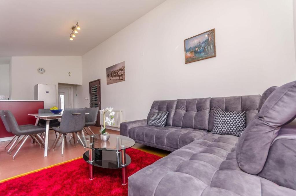 Apartments City View 特罗吉尔 外观 照片